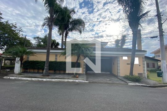 Fachada de casa para alugar com 3 quartos, 700m² em Jardim Ipanema (zona Sul), São Paulo