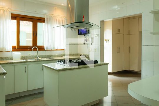 Cozinha de casa para alugar com 3 quartos, 700m² em Jardim Ipanema (zona Sul), São Paulo