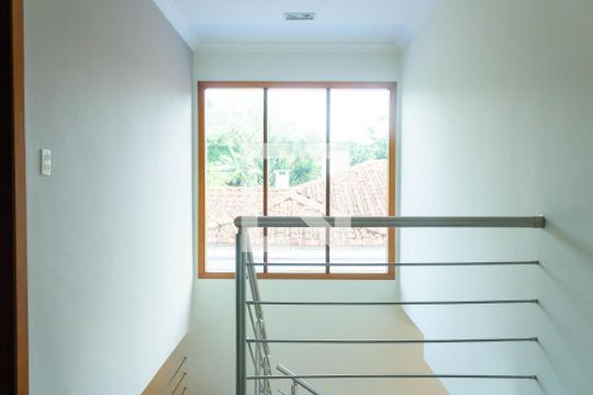 Escada de casa para alugar com 3 quartos, 700m² em Jardim Ipanema (zona Sul), São Paulo