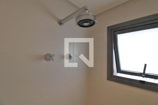 Chuveiro banheiro da suíte de apartamento à venda com 2 quartos, 83m² em Cidade Monções, São Paulo