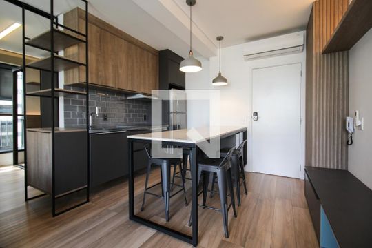 Cozinha de apartamento para alugar com 1 quarto, 41m² em Indianópolis, São Paulo