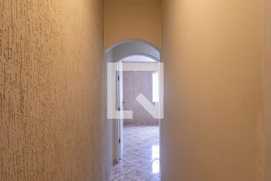 Corredor de casa de condomínio à venda com 3 quartos, 100m² em Vila Gomes Cardim, São Paulo