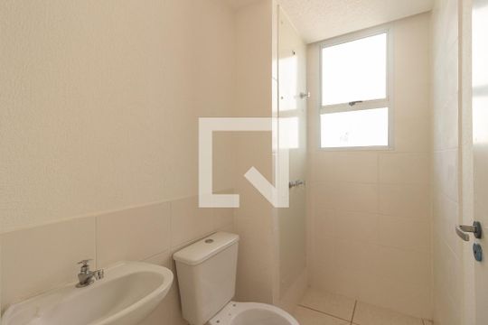 Banheiro de apartamento para alugar com 2 quartos, 41m² em Campo Grande, Rio de Janeiro