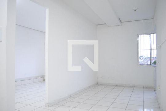 Sala de kitnet/studio para alugar com 1 quarto, 53m² em Vila Santa Clara, São Paulo