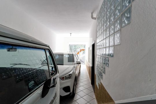 Garagem de casa à venda com 3 quartos, 380m² em Jardim das Rosas (zona Norte), São Paulo
