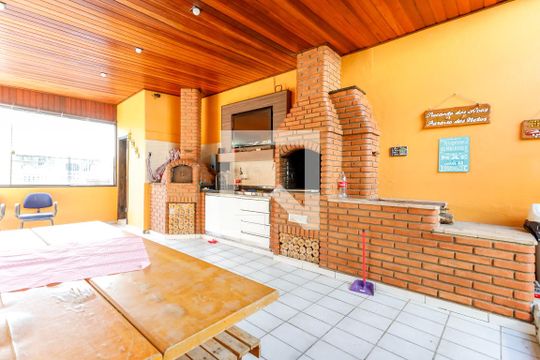 Churrasqueira de casa à venda com 3 quartos, 380m² em Jardim das Rosas (zona Norte), São Paulo