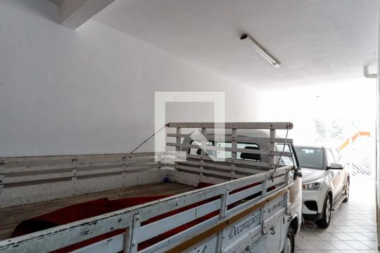 Garagem de casa à venda com 3 quartos, 380m² em Jardim das Rosas (zona Norte), São Paulo