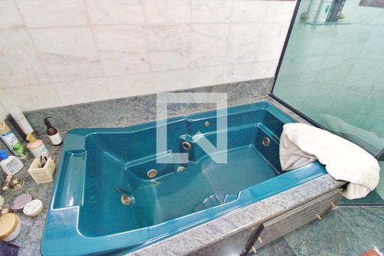 Banheiro da Suíte 1 de casa de condomínio à venda com 4 quartos, 700m² em Residencial Morumbi, São Paulo