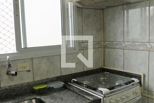 Cozinha de apartamento para alugar com 1 quarto, 51m² em Caiçara, Praia Grande