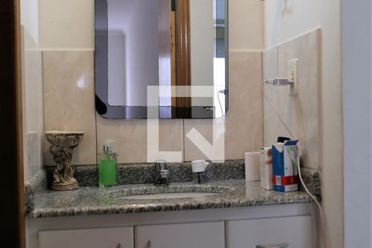 Banheiro Social de apartamento para alugar com 1 quarto, 51m² em Caiçara, Praia Grande
