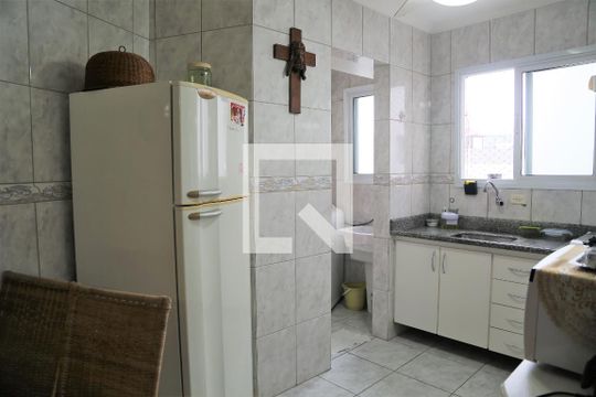 Cozinha de apartamento para alugar com 1 quarto, 51m² em Caiçara, Praia Grande
