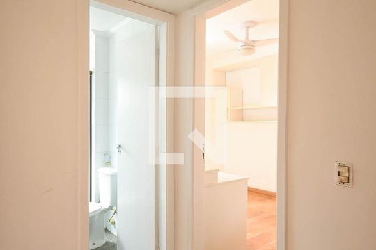 Corredor de apartamento à venda com 3 quartos, 94m² em Jardim Londrina, São Paulo