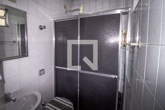 Banheiro da Suíte 1 de casa à venda com 2 quartos, 90m² em Vila Ivone, São Paulo