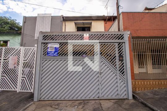 Fachada de casa à venda com 2 quartos, 90m² em Vila Ivone, São Paulo