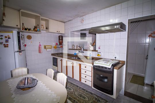 Cozinha de casa à venda com 2 quartos, 90m² em Vila Ivone, São Paulo