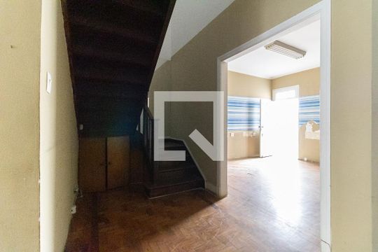 Corredor de casa à venda com 4 quartos, 250m² em Vila Mariana, São Paulo