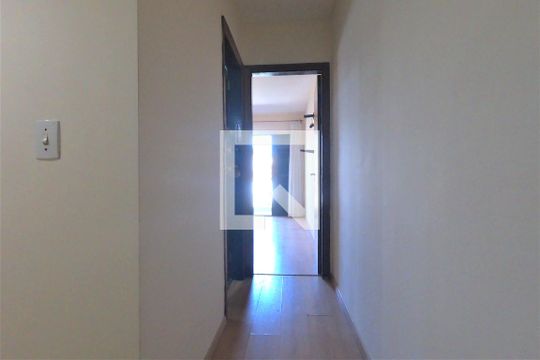 Corredor de casa à venda com 2 quartos, 110m² em Vila Rosália, Guarulhos