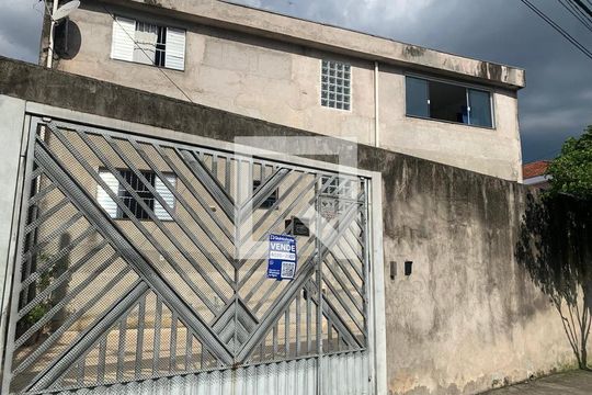 Fachada e acesso  de casa à venda com 6 quartos, 180m² em Alves Dias, São Bernardo do Campo