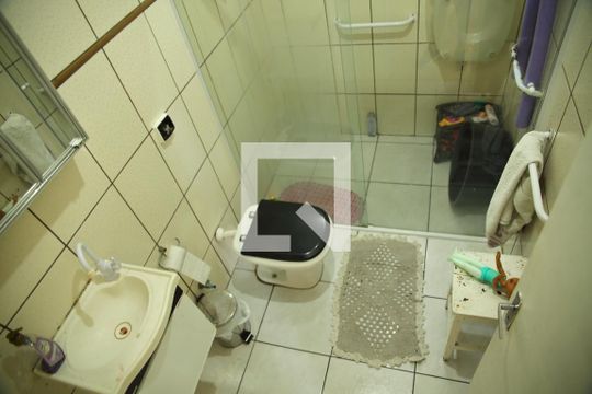 Banheiro Social  Piso  Térreo de casa à venda com 6 quartos, 180m² em Alves Dias, São Bernardo do Campo