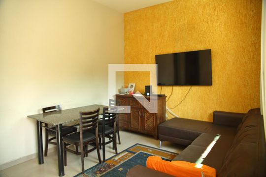 Sala de casa à venda com 6 quartos, 180m² em Alves Dias, São Bernardo do Campo