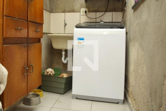 Área de Serviço/ Quintal  de casa à venda com 6 quartos, 180m² em Alves Dias, São Bernardo do Campo