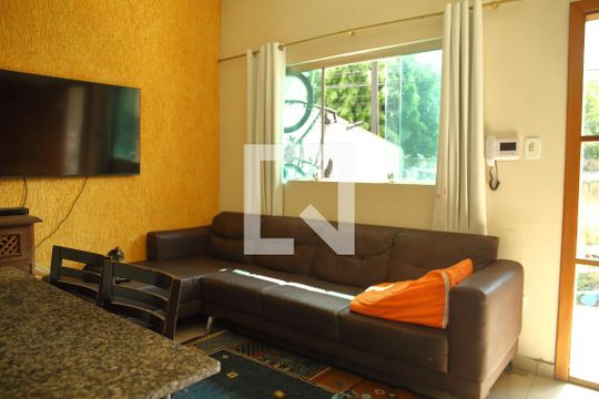 Sala de casa à venda com 6 quartos, 180m² em Alves Dias, São Bernardo do Campo