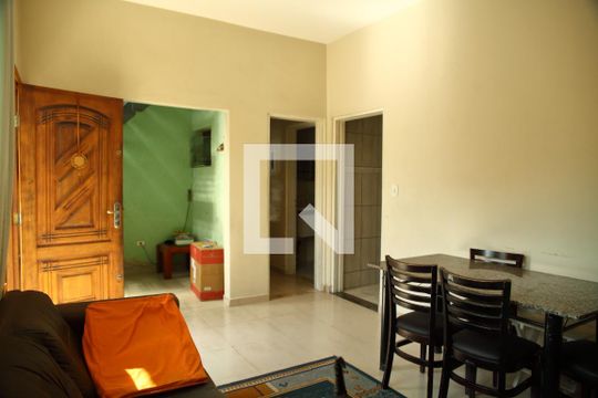 Sala de casa à venda com 6 quartos, 180m² em Alves Dias, São Bernardo do Campo