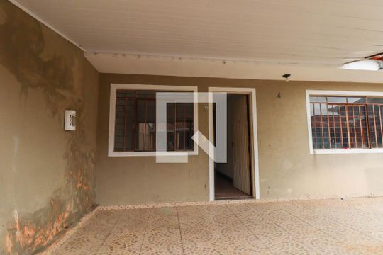 Fachada de casa para alugar com 2 quartos, 55m² em Iná, São José dos Pinhais