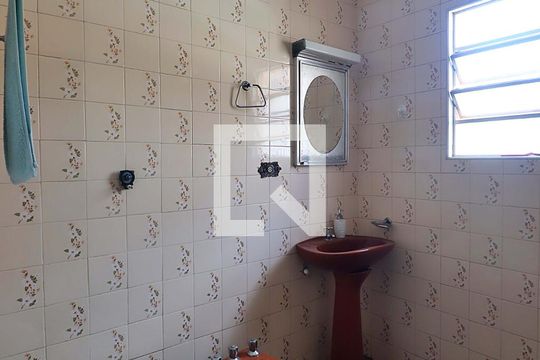 Banheiro de casa à venda com 2 quartos, 146m² em Vila Curuçá, Santo André