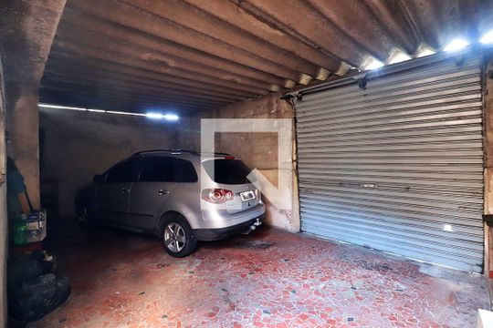 Garagem de casa à venda com 2 quartos, 146m² em Vila Curuçá, Santo André