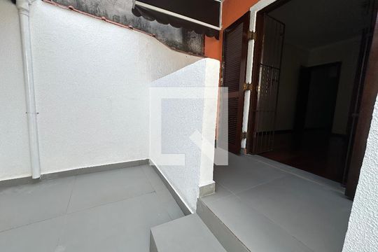 Churrasqueira de casa para alugar com 3 quartos, 240m² em Vila Engenho Novo, Barueri