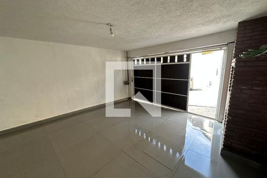 Garagem de casa à venda com 3 quartos, 240m² em Vila Engenho Novo, Barueri