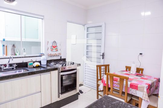 Cozinha de casa de condomínio à venda com 2 quartos, 68m² em Vila Paranaguá, São Paulo