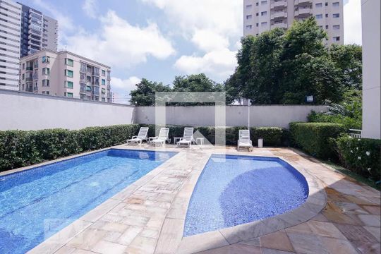 Piscina de apartamento para alugar com 2 quartos, 67m² em Barra Funda, São Paulo