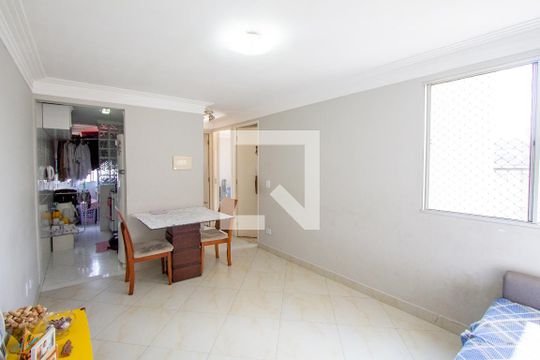 Sala de apartamento para alugar com 2 quartos, 42m² em São Pedro, Osasco