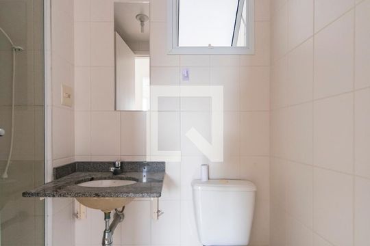 Banheiro de apartamento à venda com 3 quartos, 61m² em Jardim Santo André, Santo André