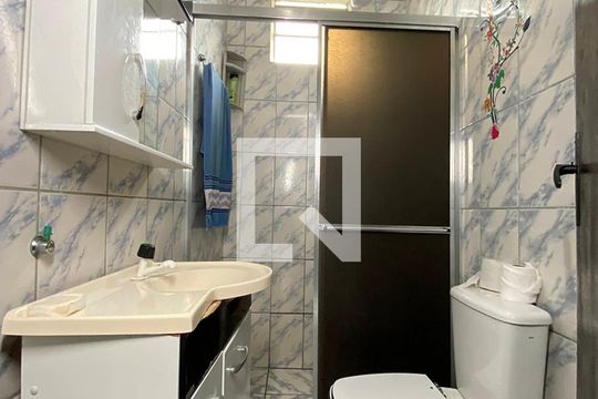 Banheiro de casa à venda com 5 quartos, 130m² em Canudos, Novo Hamburgo