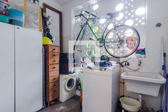 Área de serviço de casa para alugar com 2 quartos, 150m² em Pinheiros, São Paulo