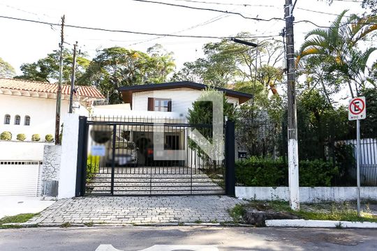 Fachada de casa para alugar com 4 quartos, 240m² em Retiro Morumbi, São Paulo