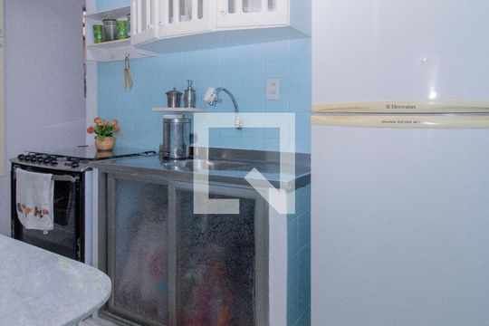 Cozinha de apartamento à venda com 3 quartos, 60m² em Portuguesa, Rio de Janeiro