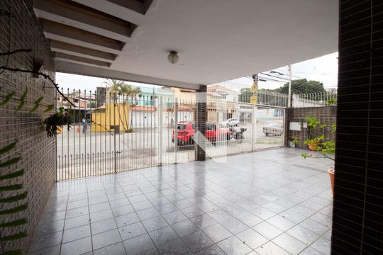Garagem de casa à venda com 3 quartos, 142m² em Cidade Patriarca, São Paulo