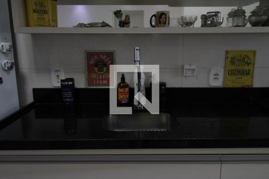 Cozinha de apartamento para alugar com 2 quartos, 55m² em Lins de Vasconcelos, Rio de Janeiro