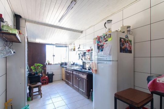 Cozinha de casa à venda com 3 quartos, 300m² em Campo Novo, Porto Alegre