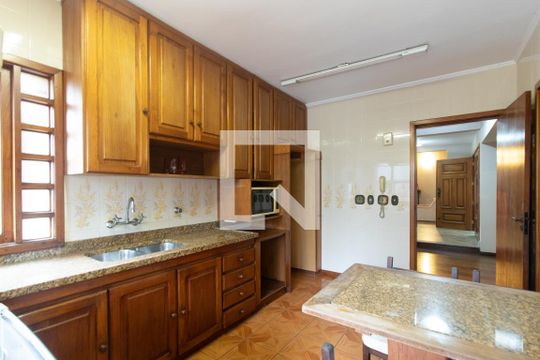 Cozinha de casa de condomínio para alugar com 3 quartos, 500m² em Cavalhada, Porto Alegre