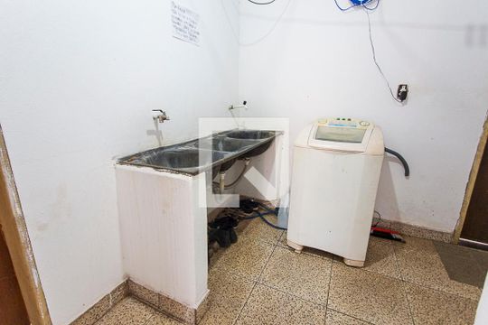 Área de Serviço de kitnet/studio para alugar com 1 quarto, 24m² em Laranjeiras, Uberlândia