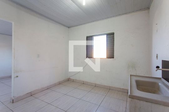 Kitnet/Studio para alugar com 1 quarto, 24m² em Laranjeiras, Uberlândia