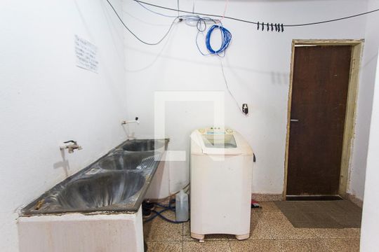 Área de Serviço de kitnet/studio para alugar com 1 quarto, 24m² em Laranjeiras, Uberlândia