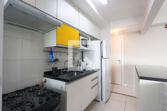 Cozinha de apartamento para alugar com 1 quarto, 54m² em Jardim Brasil (zona Sul), São Paulo