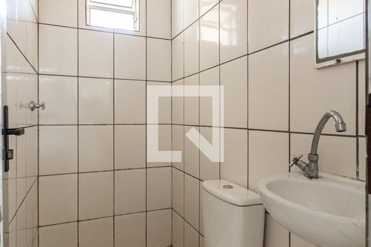 Banheiro de kitnet/studio para alugar com 1 quarto, 40m² em Cidade Intercap, Taboão da Serra