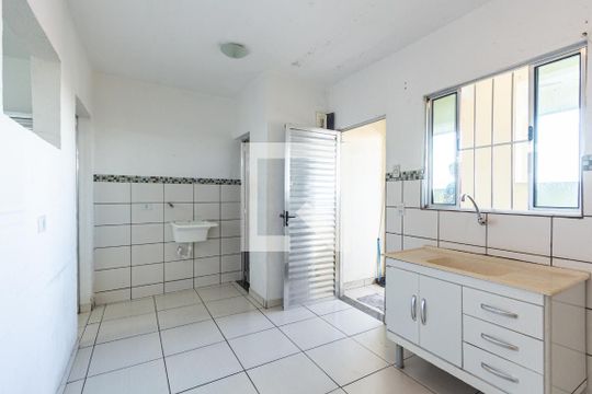Cozinha de kitnet/studio para alugar com 1 quarto, 40m² em Cidade Intercap, Taboão da Serra